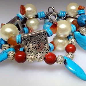 Unique fun bracelet, lots of style